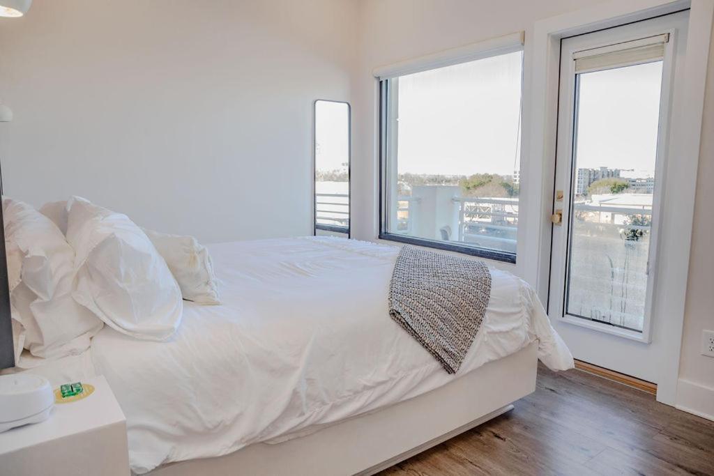 The Hive 302 King With Balcony Hotel วิลมิงตัน ภายนอก รูปภาพ