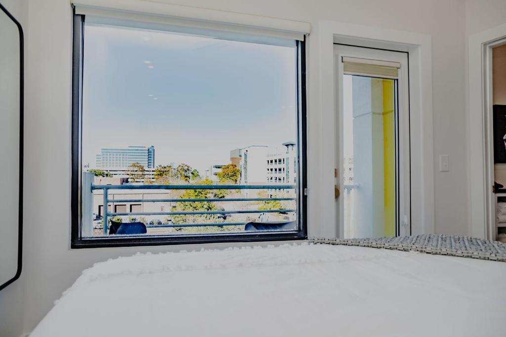 The Hive 302 King With Balcony Hotel วิลมิงตัน ภายนอก รูปภาพ